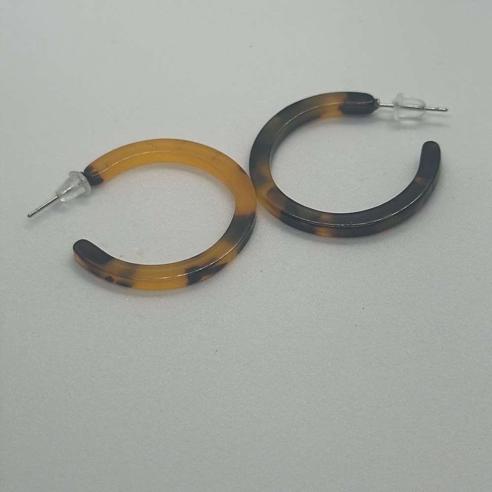 Chic Mismatch Tortoise Shell Hoop Earrings - 1.2" - Brand New - Unique Style - Picture 12 of 16